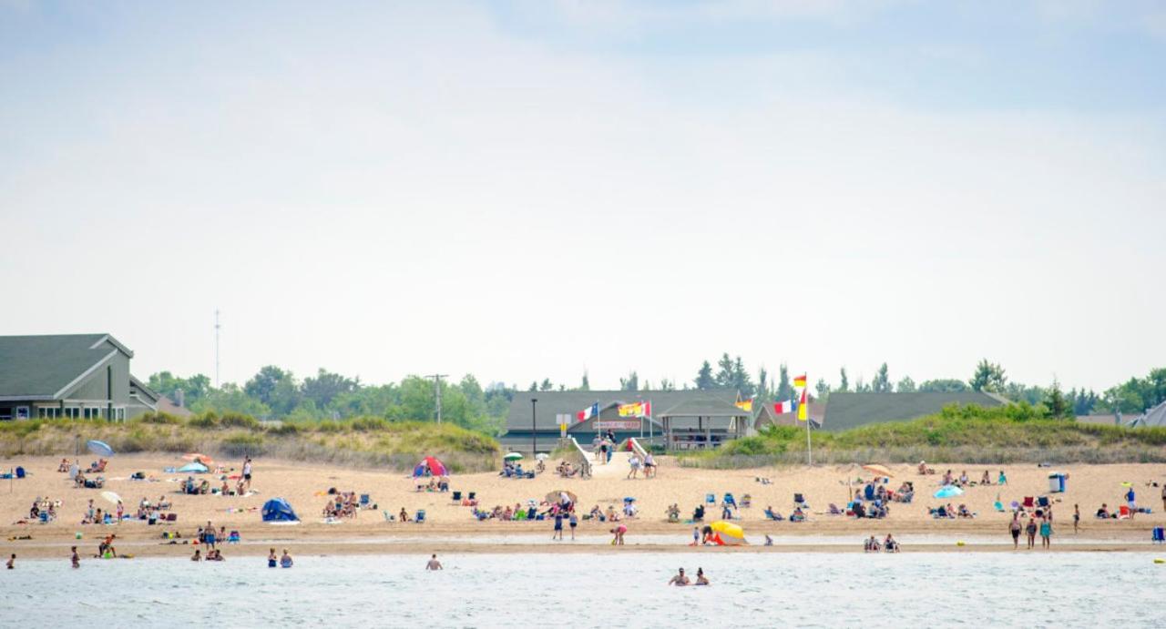 Shores Inn & Hotel Shediac Exterior photo