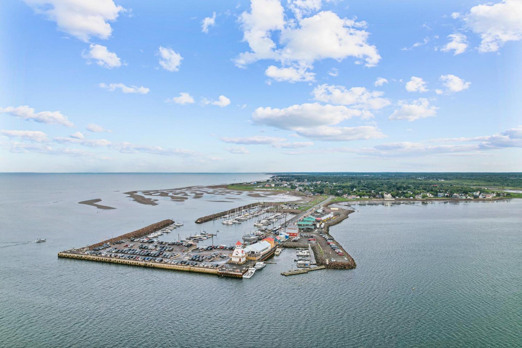 Shores Inn & Hotel Shediac Exterior photo