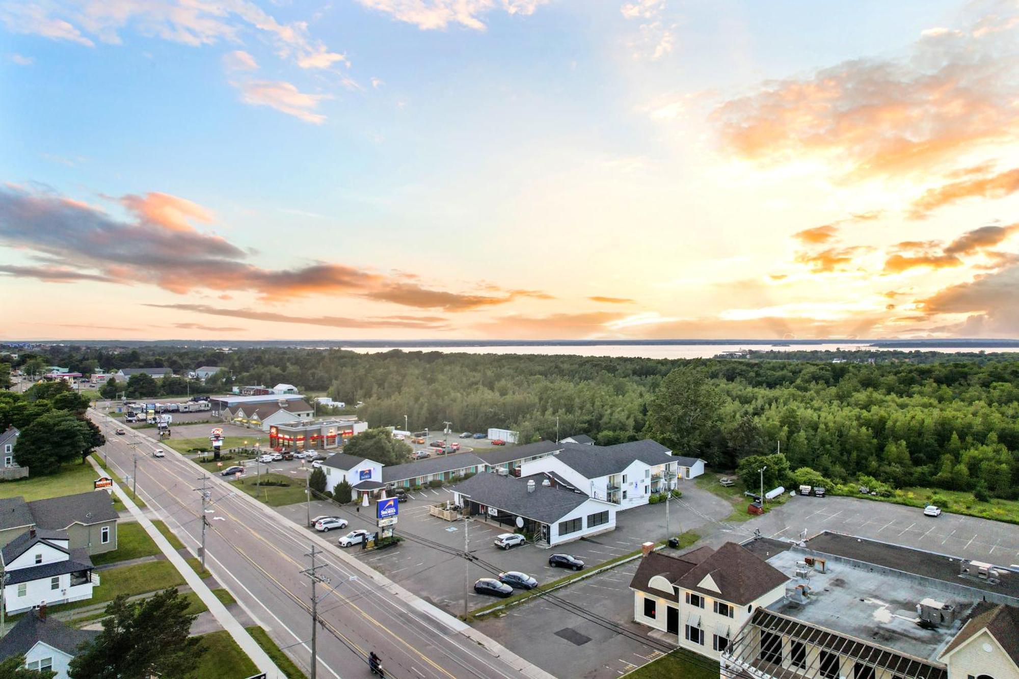 Shores Inn & Hotel Shediac Exterior photo